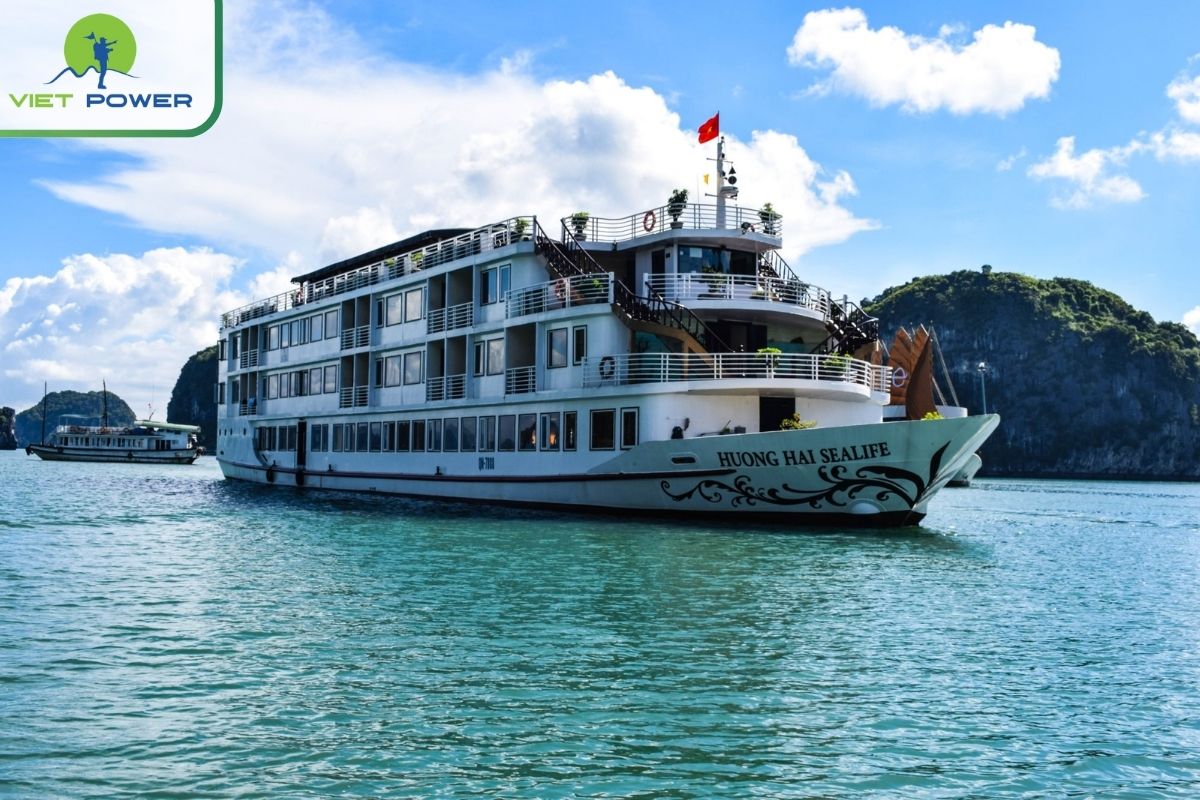 10+ Halong Bay Attractions & Hidden Gems: Halong Bay Cruise