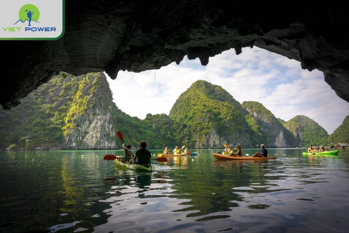 Ha Long Bay Wonder of the World: Top Islands to Visit: Overview