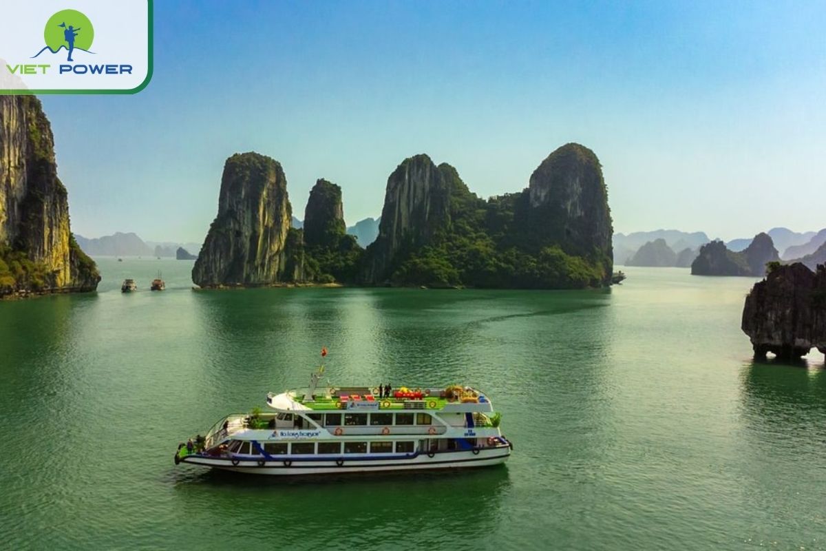 Halong Bay cruise itinerary highlights.