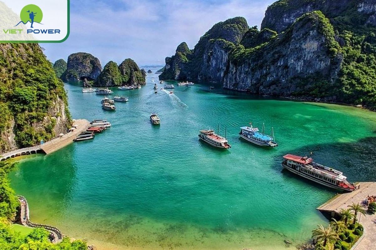 Vietnam Travel Route: 10 Days of Adventures: Days 1-3: Hanoi & Ha Long Bay.