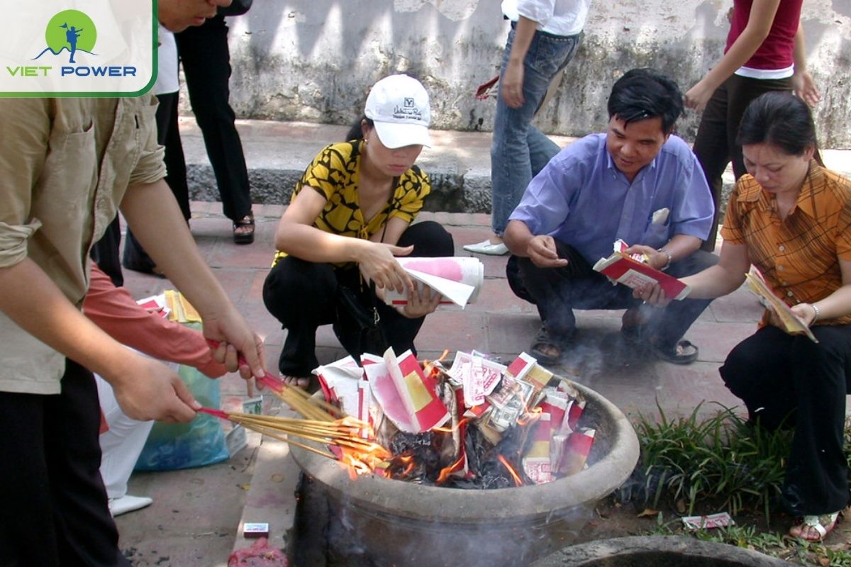 Modern practices of ancestor worship.