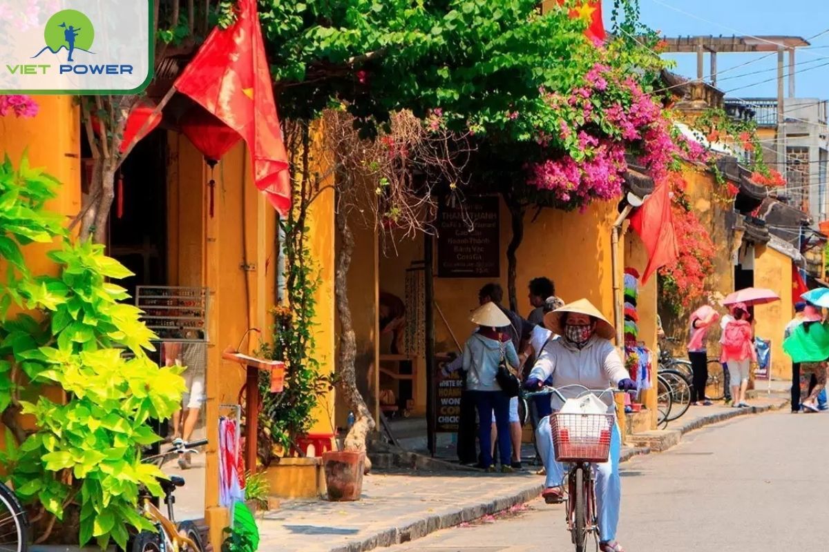 Dry Season (February to August) is the best time to visit Da Nang, Hoi An, and Hue.