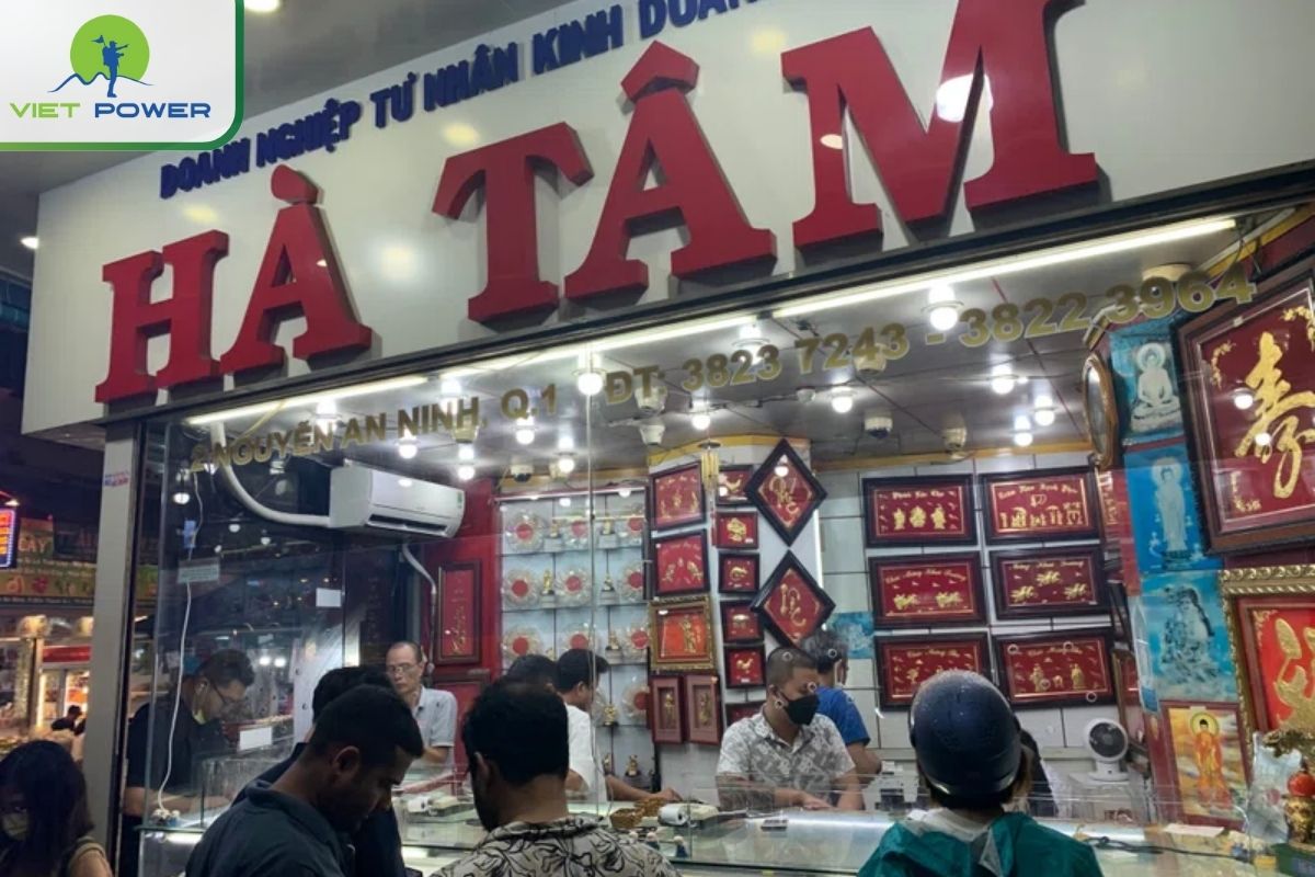 Guide to Currency Exchange for Ho Chi Minh Visitors: Ha Tam Jewelry Shop