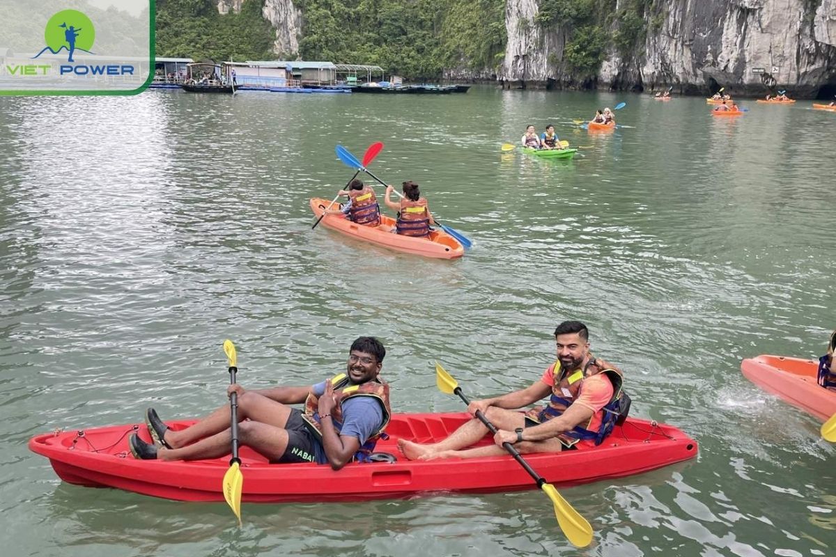 Activities in Ha Long Bay.