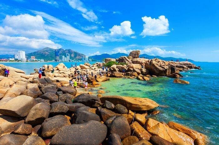 2 weeks for family holiday in Viet Nam