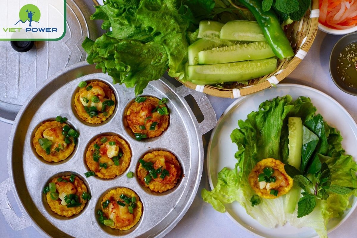 Banh khot mini is a delightful specialty in Vietnam