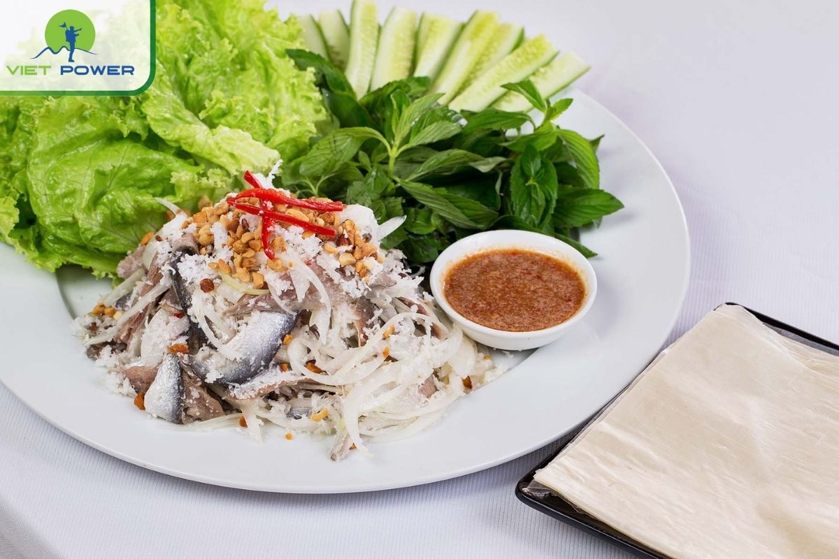 Goi ca trich, or herring salad, is a fresh and flavorful specialty in Vietnam