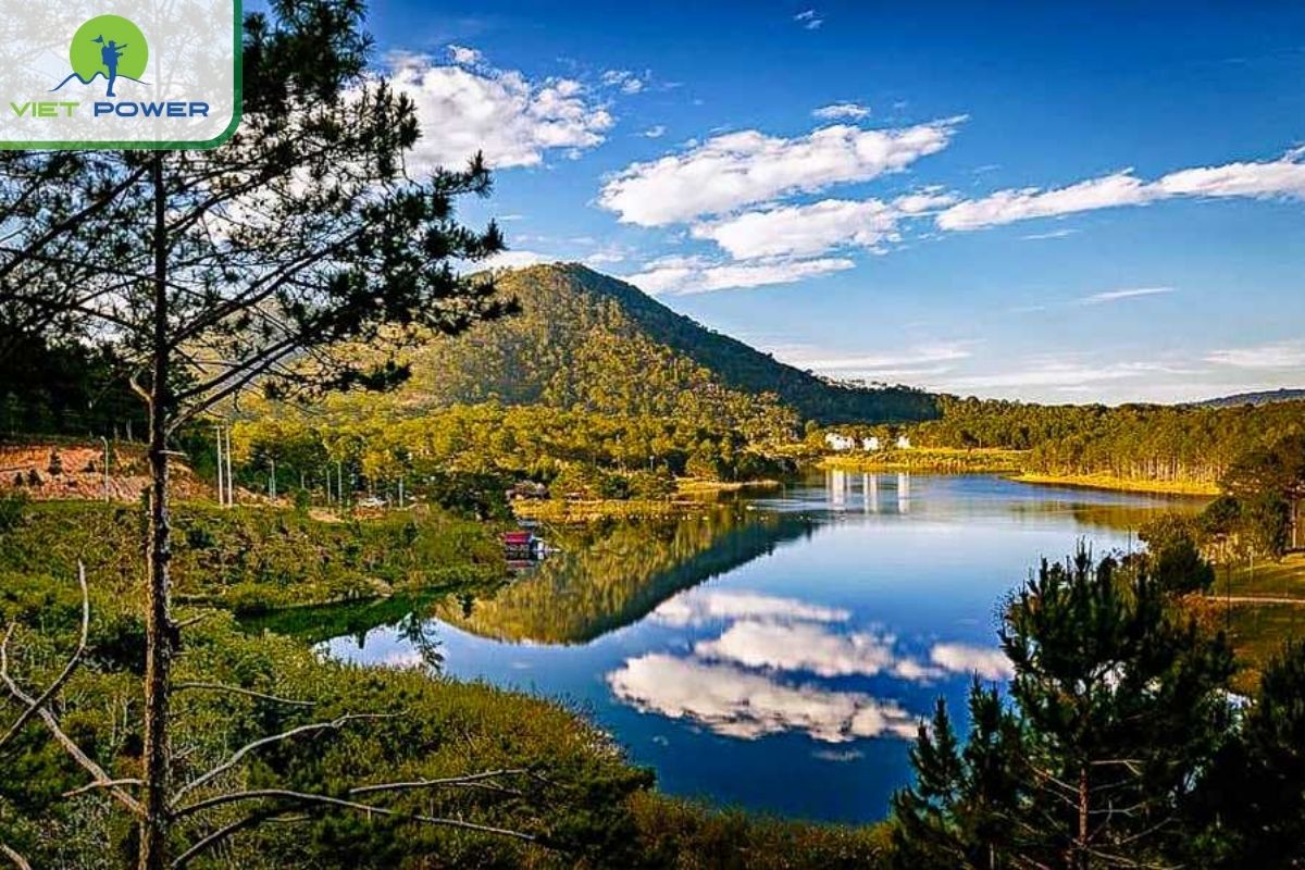 Top 8 Dalat Things To See For 2024: Tuyen Lam lake