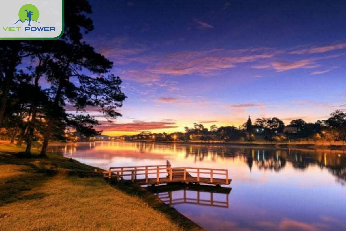 Top 8 Dalat Things To See For 2024: Xuan Huong lake