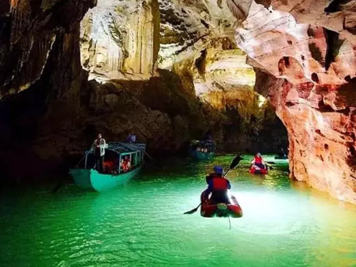 Hue to Paradise Cave: Private Day Tour to Explore Natural Wonders