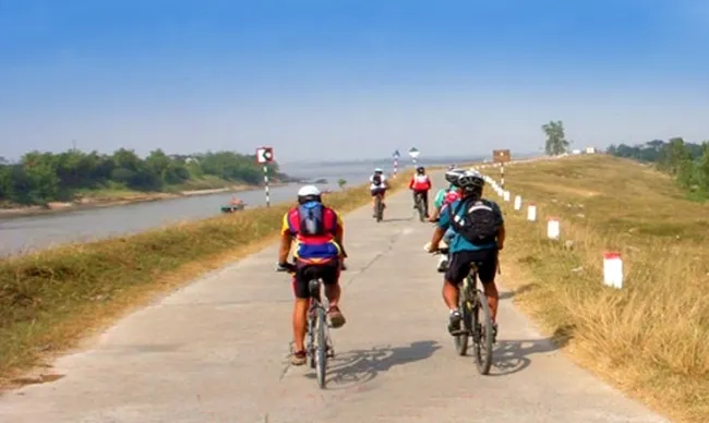 Cycling to the Traditional Craft Village from Hanoi