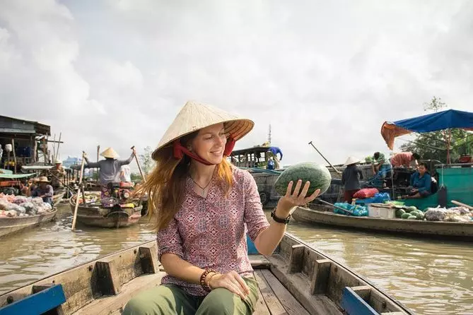 Explore Cai Be floating market and An Binh island