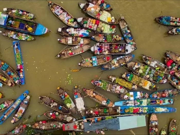 Explore the Mekong Delta by Speedboat: Ending in Vibrant Phnom Penh