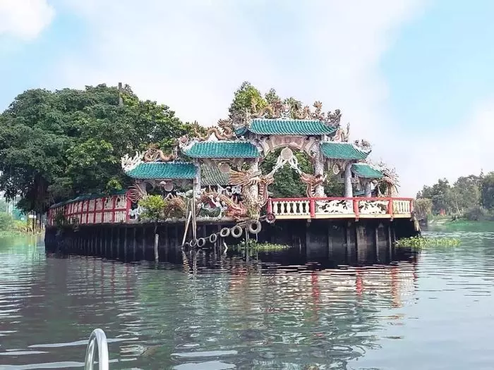 Saigon Dragon Floating Temples by luxury speedboat