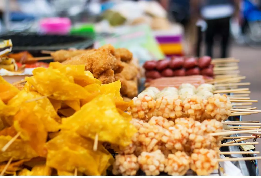 Hanoi's Nighttime Culinary Adventure: A Walking Street Food Tour