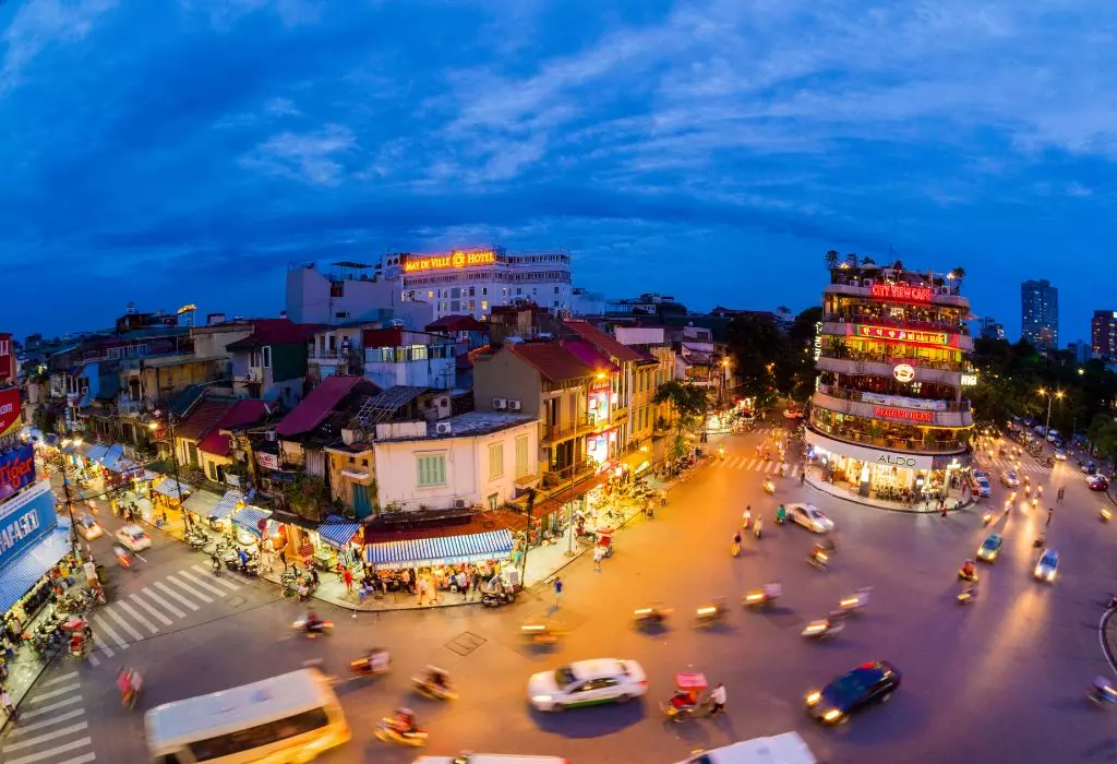 Hanoi's Nighttime Culinary Adventure: A Walking Street Food Tour