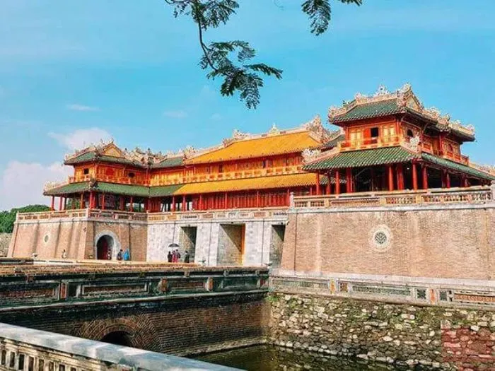 Discover the wonders of Vietnam from North to South