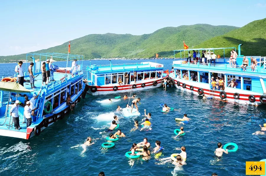 Nha Trang Island Discovery and Snorkeling Day Tour